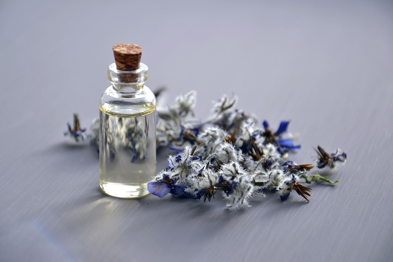 cosmetic-oil-3164684_1280